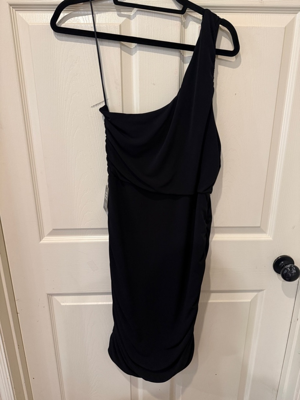 Express NWT black one shoulder ruched dress, large - Picture 7 of 8